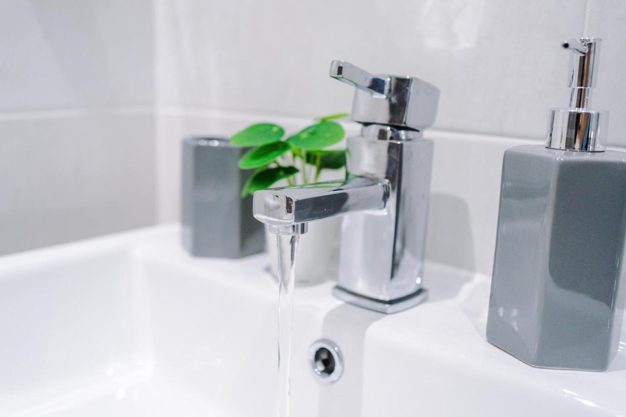 ✰Onpoint - Modern 2 Bed Apartment Close To Centre✰ Leeds  Buitenkant foto