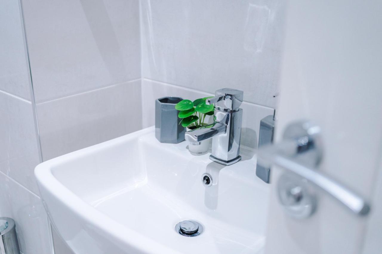 ✰Onpoint - Modern 2 Bed Apartment Close To Centre✰ Leeds  Buitenkant foto